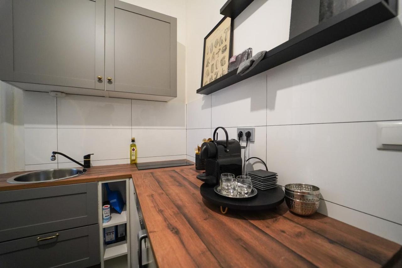 Mint 13 @ Mariahilf Apartment Виена Екстериор снимка